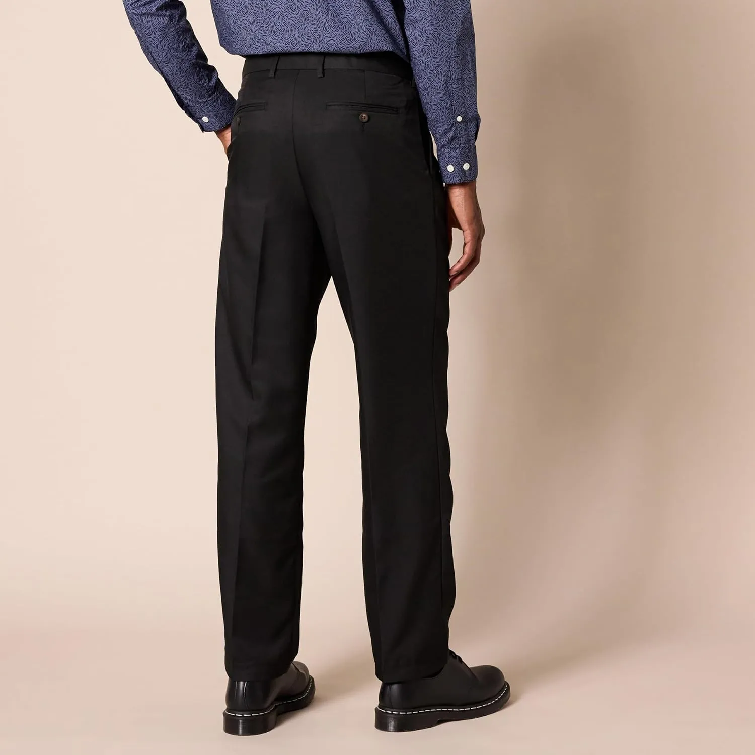 Amazon Essentials Men's Classic-Fit Expandable-Waist Pleated Dress Pant