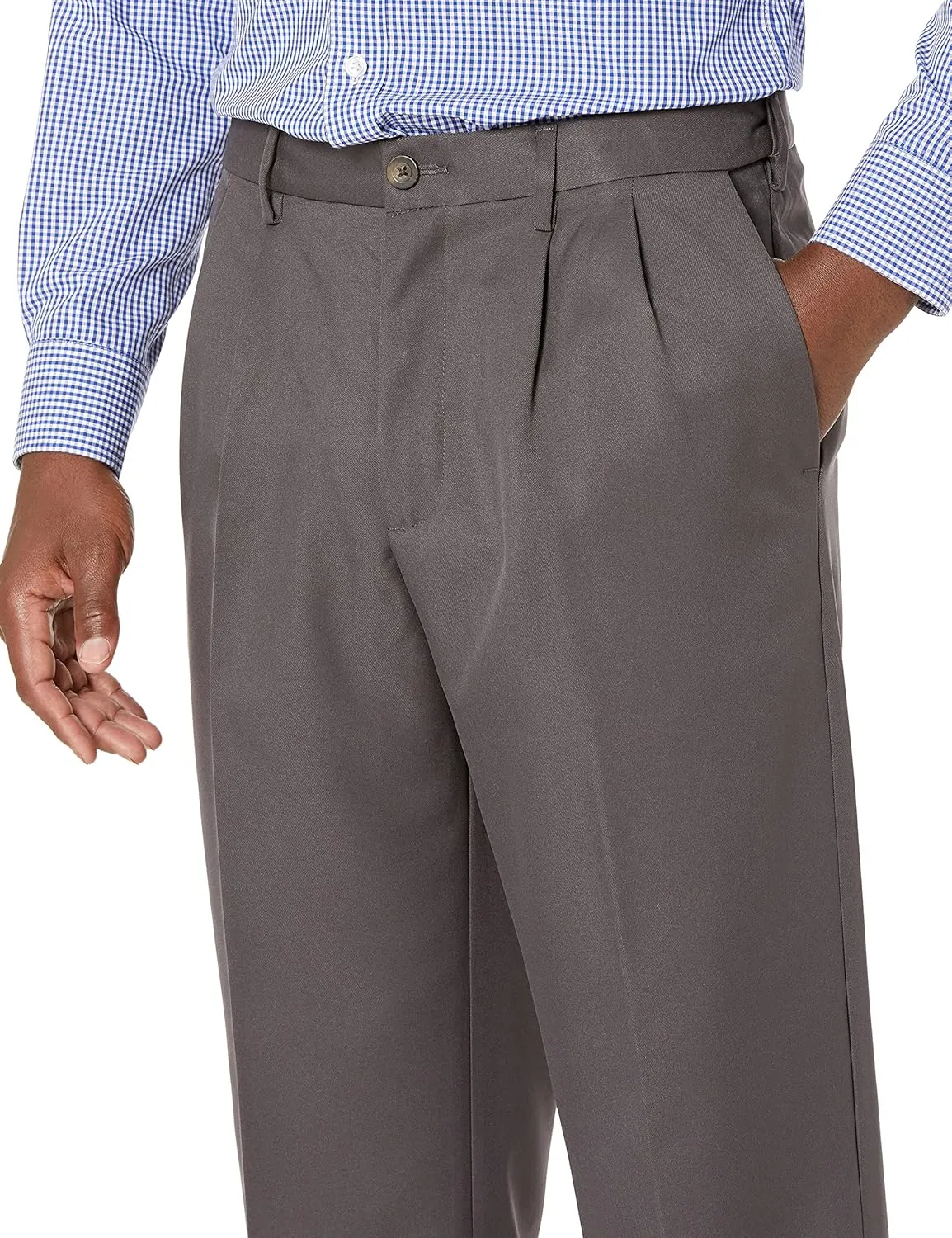 Amazon Essentials Men's Classic-Fit Expandable-Waist Pleated Dress Pant