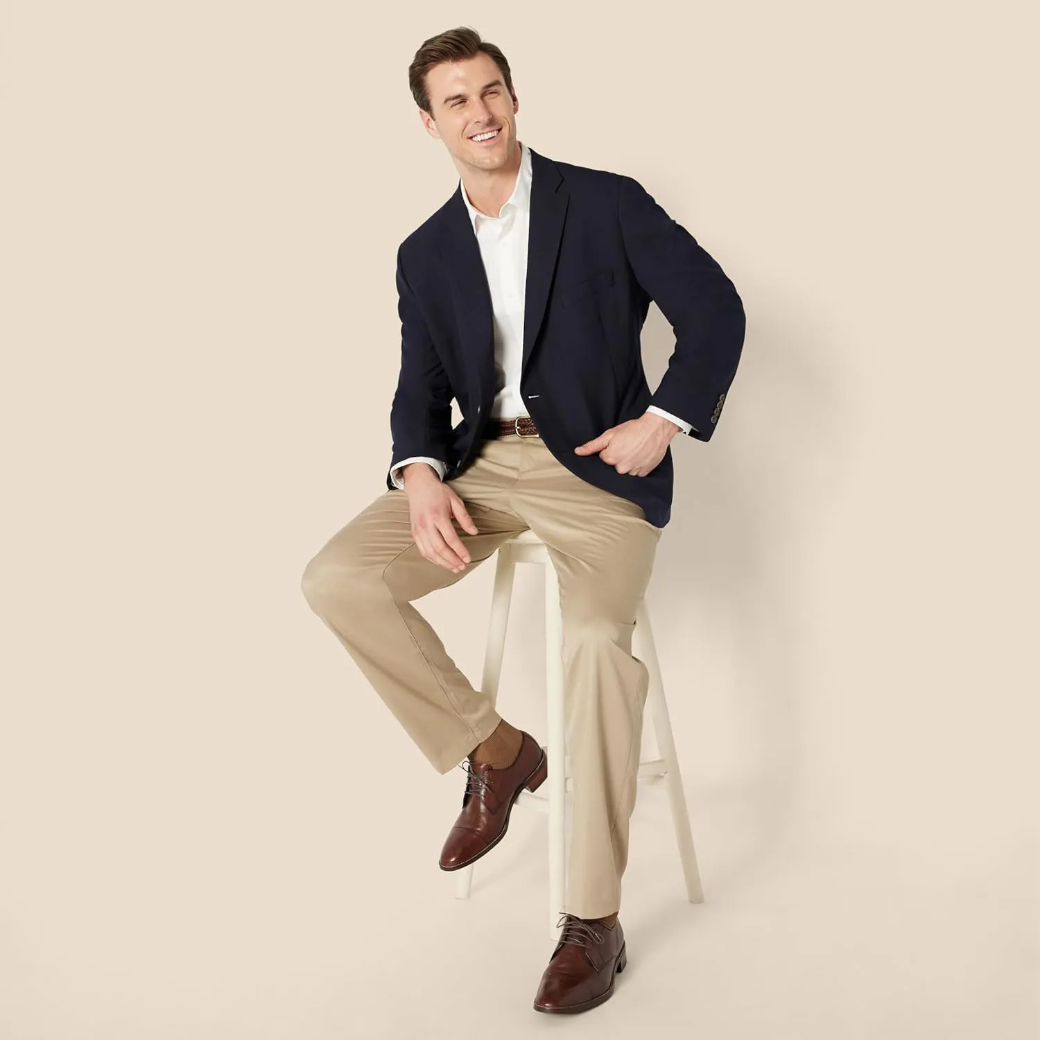 Amazon Essentials Men's Long-Sleeve Classic-fit Button-Front Stretch Blazer