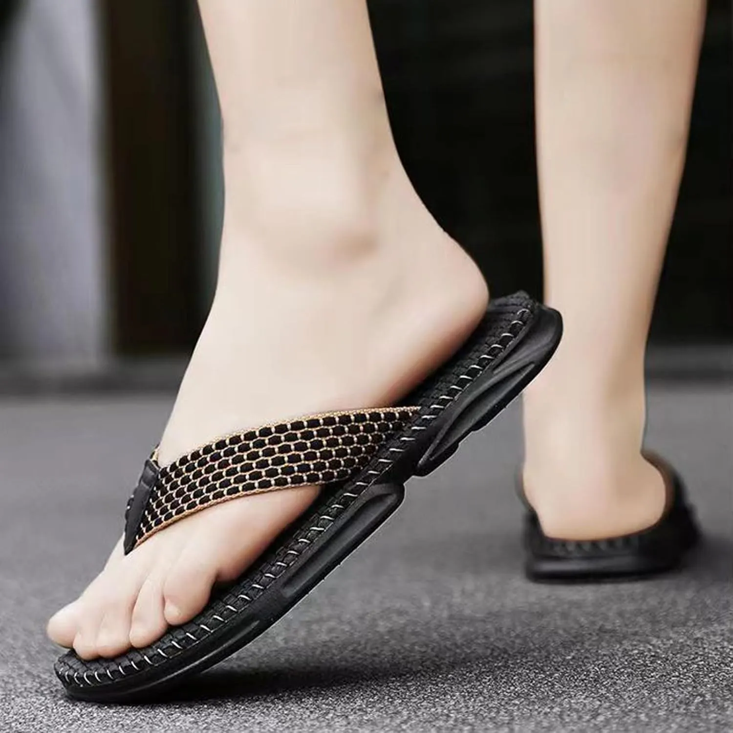 Mens Summer Casual Slippers Indoor Comfortable Slippers Non Slip Flat Flip Flops for Men Soft Sole Thong Sandals with Soft Straps Mens Vacation Beach Shoes Lightweight Fashion Simple Sandals