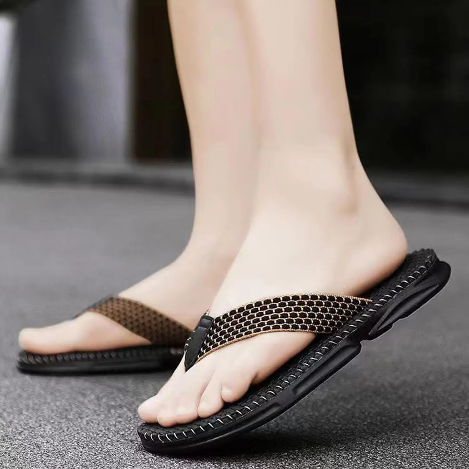Mens Summer Casual Slippers Indoor Comfortable Slippers Non Slip Flat Flip Flops for Men Soft Sole Thong Sandals with Soft Straps Mens Vacation Beach Shoes Lightweight Fashion Simple Sandals