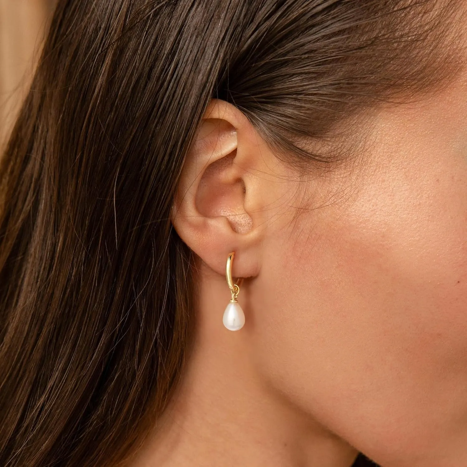Pearl Earrings for Women Trendy, Gold Pearl Hoop Earrings for Women 14K Gold Plated Pearl Hoop Huggie Drop Earrings Wedding Jewelry Gifts for Women