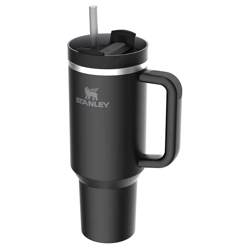 The 40oz Quencher H2.0 Flowstate Tumbler in Black Tonal