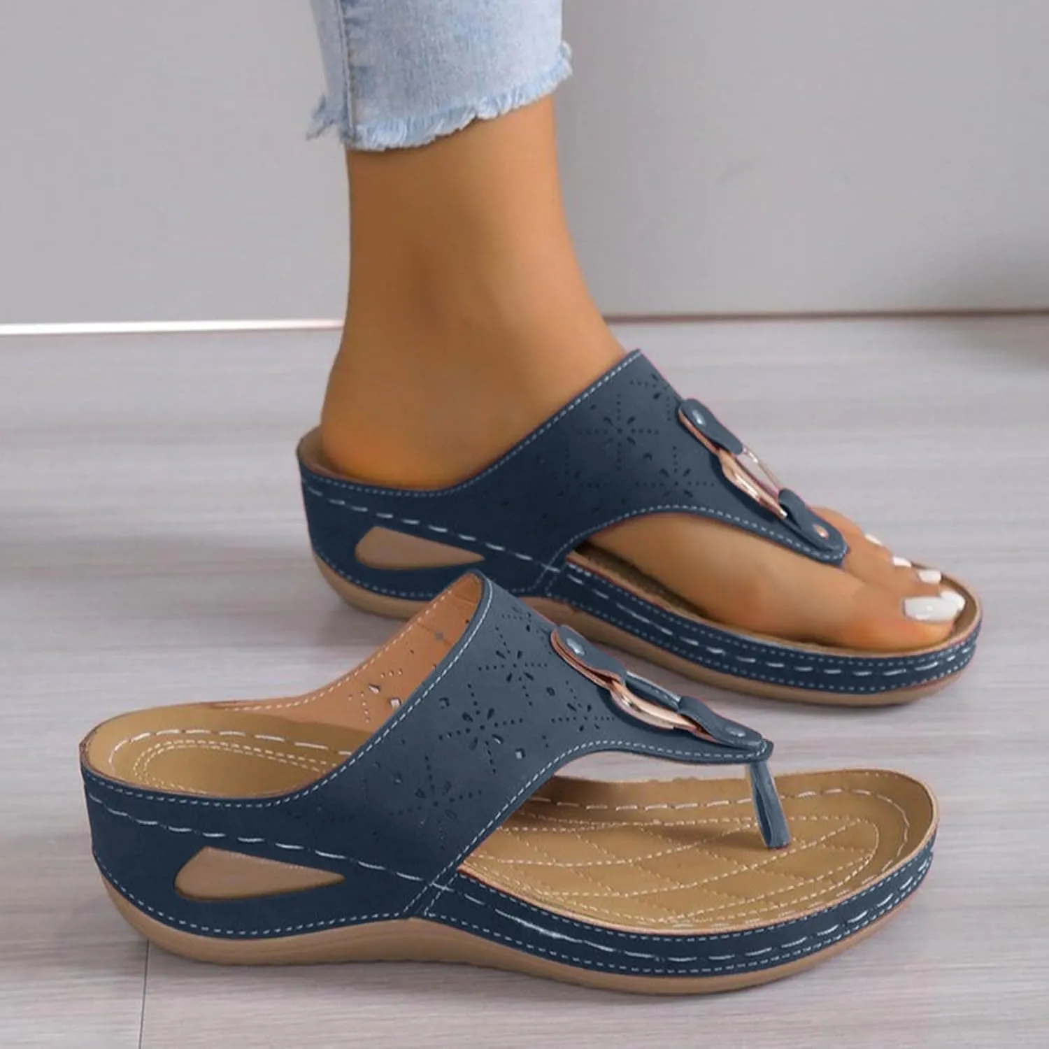 Women's Orthotic Cushion Flip Flops Recovery Walking Sandals for Women Comfortable Foot Arch Supports Plantar Fasciitis Bunion Wedge Slide Dressy Summer Slip on Slides Slippers Metal Beach Shoes